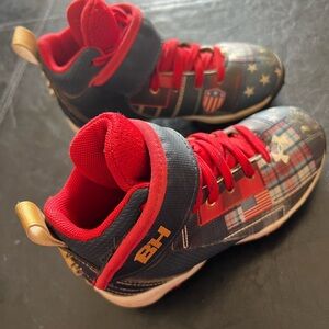 Under Armour T-Ball / Baseball Cleats - Size 10 Kids